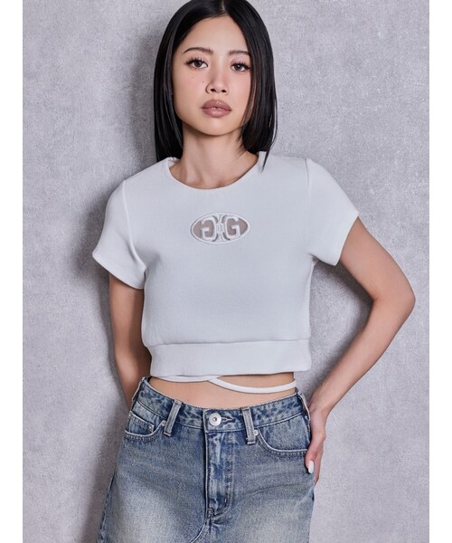 GYDA(ジェイダ)の「2WAY Symmetry GYDAクロスショートトップス(Tシャツ/カットソー・レディース・オフホワイト/ブラック・F)」の2枚目の写真