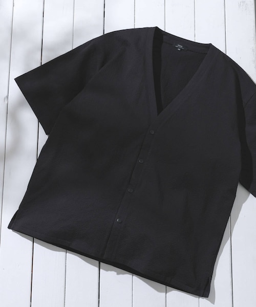 ITEMS URBANRESEARCH(アイテムズ アーバンリサーチ)の「『接触冷感/イージーケア/吸水速乾/撥水/防汚』高機能シアサッカー 半袖カーディガン(楽着シリーズ)(カーディガン/ボレロ・メンズ・BLACK/BEIGE/L.BLUE・M/L)」の1枚目の写真