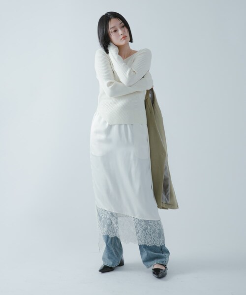 SENSE OF PLACE by URBAN RESEARCH(センスオブプレイスバイアーバンリサーチ)の「『洗濯可/防花粉』SKINProofアシメヘムボートネックセーター(ニット/セーター・レディース・CHARCOAL/IVORY/NAVY/PINK・One)」の12枚目の写真