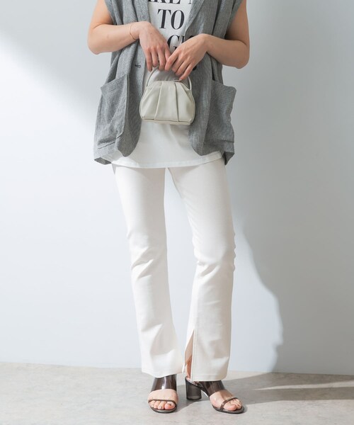 URBAN RESEARCH ROSSO（アーバンリサーチロッソ）の「『UR TECH ひやサラクール』F by ROSSO　スリットフレアパンツ（その他パンツ・レディース・BLACK/OFFWHITE/BROWN・36/38）」の6枚目の写真