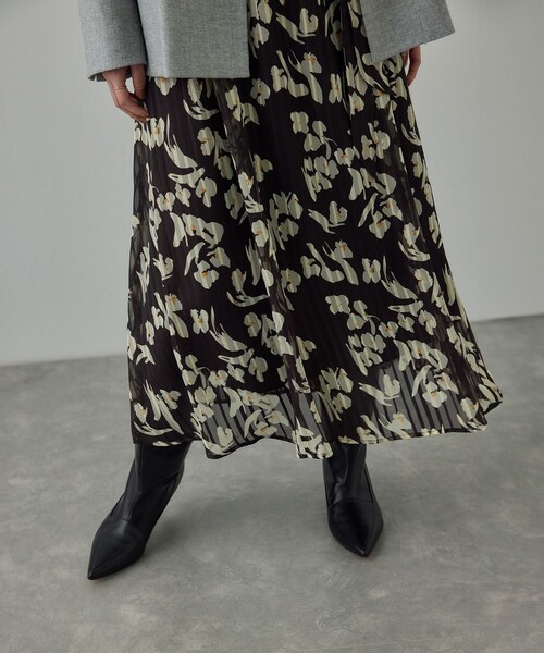 ROPE'（ロペ）の「フラワープリントタックワンピース/イージーケア（ワンピース・レディース・ダークブラウン系/オレンジ系・F）」の13枚目の写真