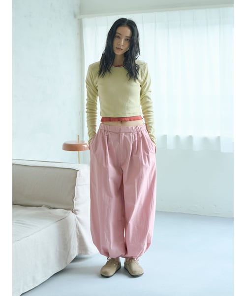 Ungrid（アングリッド）の「バレルレッグタックパンツ（その他パンツ・レディース・ブラック/ピンク/ベージュ・F）」の7枚目の写真