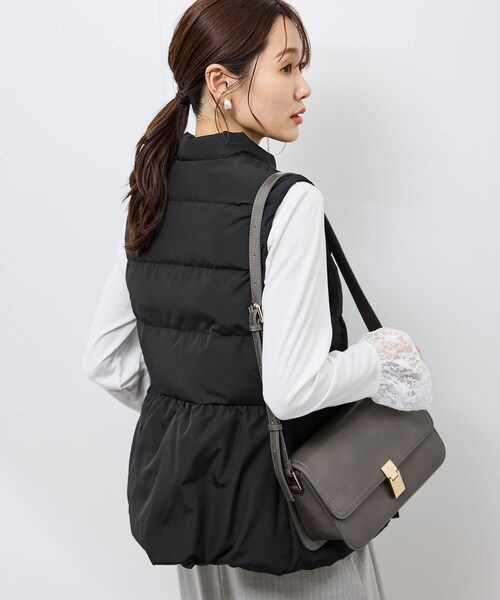 ROPE' PICNIC（ロペピクニック）の「【GREEN DOWN/グリーンダウン】ペプラムダウンベスト（ダウンベスト・レディース・ブラック/オフホワイト・F）」の8枚目の写真