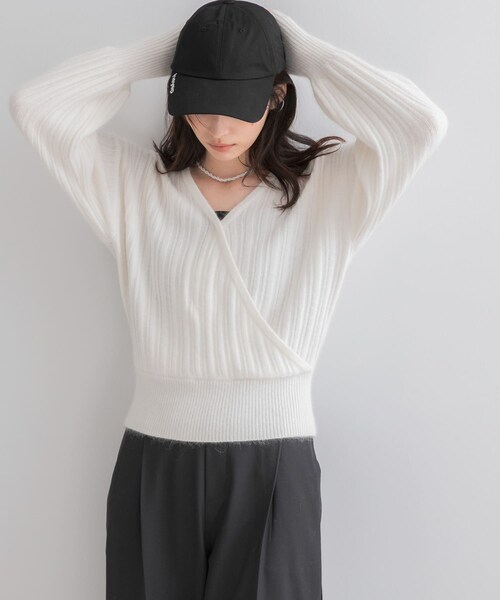 URBAN RESEARCH ROSSO（アーバンリサーチロッソ）の「『一部WEB限定カラー』ランダムリブカシュクールニット（ニット/セーター・レディース・OFF WHITE/COFFEE/BLUE GRAY/RED・Free）」の10枚目の写真