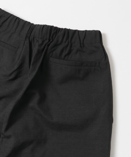 URBAN RESEARCH DOORS（アーバンリサーチドアーズ）の「marka　WIDE CYLINDER FIT EASY PANTS（その他パンツ・メンズ・G.STRIPE/C.BLACK・1）」の2枚目の写真