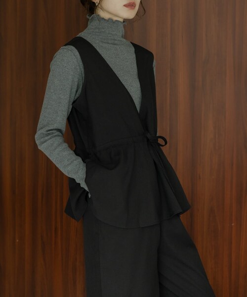 URBAN RESEARCH Sonny Label（アーバンリサーチサニーレーベル）の「ペプラムオールインワン（つなぎ/オールインワン・レディース・ブラック/グレー・36/38）」の4枚目の写真