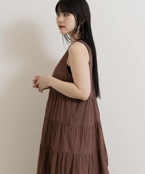 THE GOODLAND MARKET（ザグッドランドマーケット）の「FANAKA　Poplin tiered dress（ワンピース・レディース・58BRN/BLACK/024BLU・FREE）」の11枚目の写真