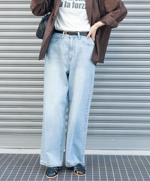 ITEMS URBANRESEARCH(アイテムズ アーバンリサーチ)の「デニムストレートパンツ(デニムパンツ・レディース・L.BLU/BLU・S/M)」の4枚目の写真