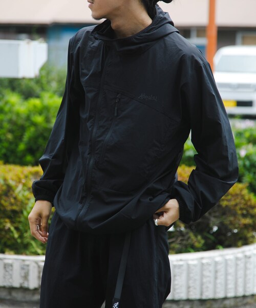 URBAN RESEARCH（アーバンリサーチ）の「Afterglow　15D CORDURA EDC HOODIE（パーカー・メンズ・CHARCOAL/BLACK・L/XL）」の13枚目の写真