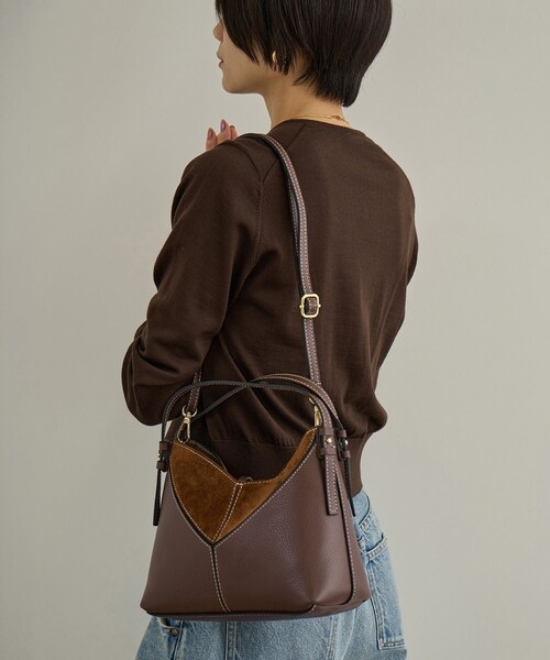 ADAM ET ROPE'（アダムエロペ）の「【AULENTTI（オーレンティ）】ショルダーバッグ（ボストンバッグ・レディース・ブラウン・F）」の4枚目の写真