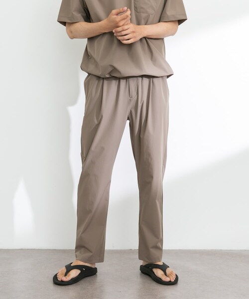 URBAN RESEARCH Sonny Label（アーバンリサーチサニーレーベル）の「『接触冷感/吸水速乾/UVカット』Breeze Fit イージーパンツ（その他パンツ・メンズ・チャコール/ブラック/グレージュ・M/L）」の3枚目の写真
