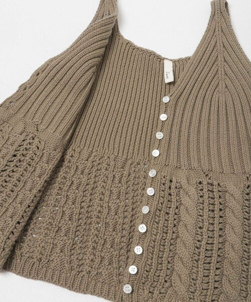 URBAN RESEARCH DOORS(アーバンリサーチドアーズ)の「Button Cotton Knit Vest(ベスト・レディース・BEIGE/BLACK・Free)」の11枚目の写真