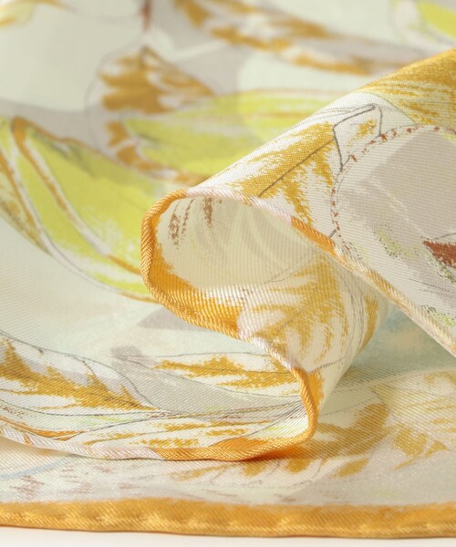 URBAN RESEARCH ROSSO（アーバンリサーチロッソ）の「manipuri　65ジャングルフルーツ（バンダナ/スカーフ・レディース・05grey・-）」の5枚目の写真