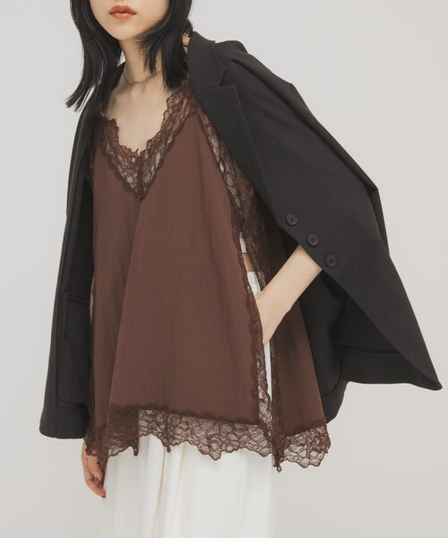KBF（ケイビーエフ）の「ヴィンテージライクレースキャミソール（キャミソール・レディース・IVORY/BEIGE/BROWN・One）」の2枚目の写真