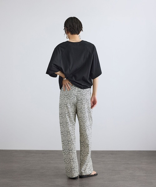 ADAM ET ROPE'(アダムエロペ)の「プリマベールハーフスリーブTシャツ / UVケア(Tシャツ/カットソー・レディース・ブラック/オフホワイト/キャメル・F)」の11枚目の写真