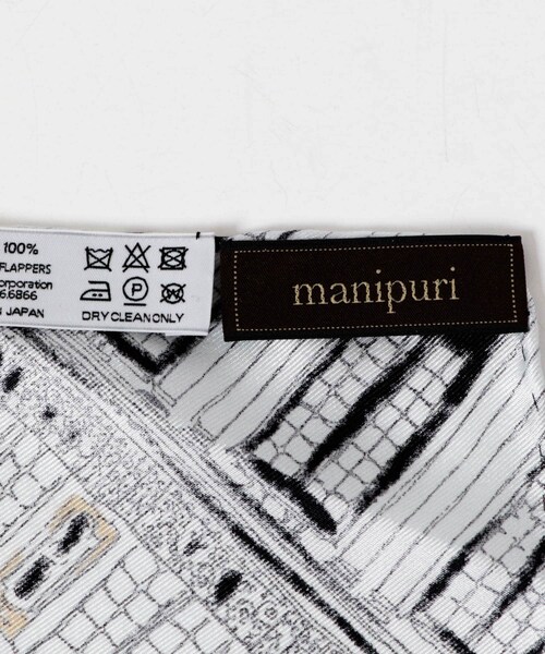URBAN RESEARCH ROSSO（アーバンリサーチロッソ）の「manipuri　65モンゴルフィエバルーン（バンダナ/スカーフ・レディース・black/light blue・FREE）」の7枚目の写真