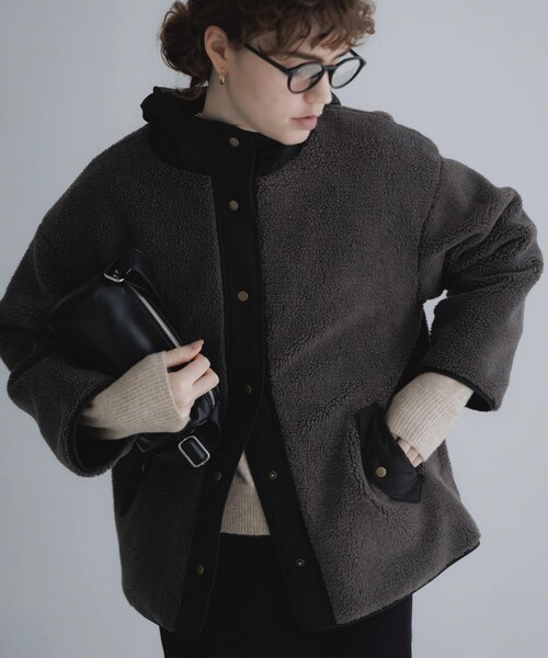 URBAN RESEARCH Sonny Label（アーバンリサーチサニーレーベル）の「リバーシブルボア撥水ショートコート（その他アウター・レディース・アイボリー/ブラック/チャコール・Free）」の3枚目の写真