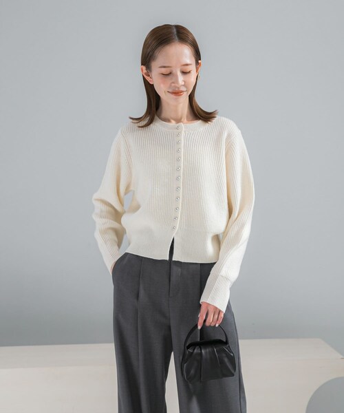 URBAN RESEARCH ROSSO（アーバンリサーチロッソ）の「ボタンデザインニットプルオーバー（カーディガン/ボレロ・レディース・WHITE/PINK/GRAY・Free）」の6枚目の写真