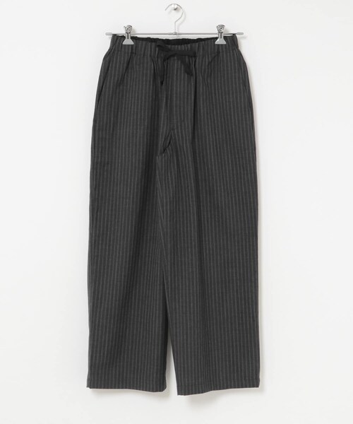 URBAN RESEARCH DOORS（アーバンリサーチドアーズ）の「marka　WIDE CYLINDER FIT EASY PANTS（その他パンツ・メンズ・G.STRIPE/C.BLACK・1）」の3枚目の写真