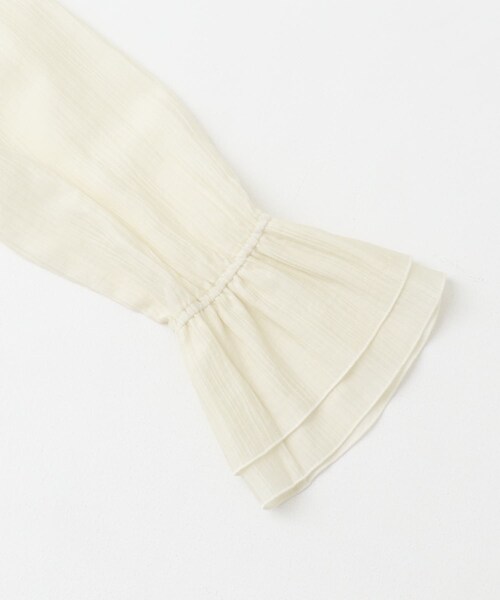 URBAN RESEARCH ROSSO（アーバンリサーチロッソ）の「『WEB/一部店舗限定』ラッフルデザインブラウス（シャツ/ブラウス・レディース・OFF WHITE/BLACK/PINK・FREE）」の18枚目の写真