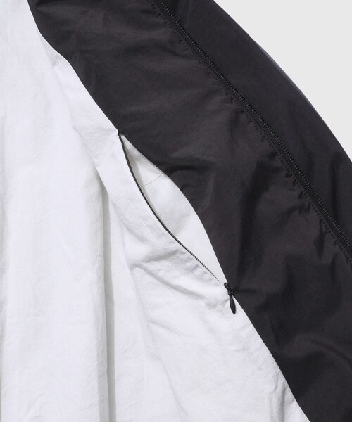 ADAM ET ROPE'(アダムエロペ)の「【ATON/エイトン】FIBRIL NYLON SATIN FLIGHT JACKET(その他アウター・メンズ・ブラック系・4/6)」の10枚目の写真