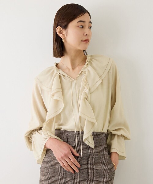 ROPE'(ロペ)の「【J'aDoRe・一部店舗限定サイズ】取り外し可能 2WAYラッフルフリルブラウス/イージーケア(シャツ/ブラウス・レディース・ホワイト/ダークブラウン/ベージュ・36/38)」の14枚目の写真