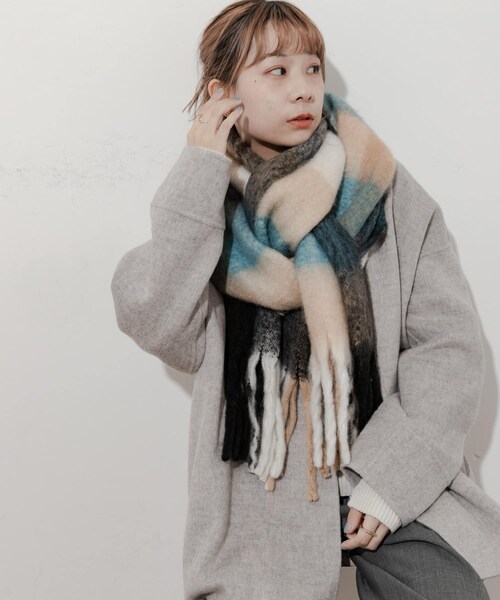 SMELLY（スメリー）の「ボリュームチェックマフラー（マフラー・レディース・PPL/BLU・-）」の14枚目の写真