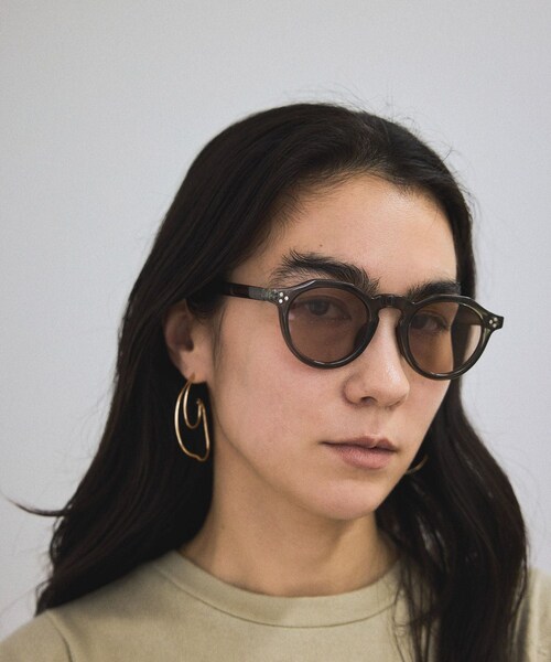 ADAM ET ROPE'（アダムエロペ）の「ケースセットクラウンフレームUVカットグラス（サングラス・レディース・ブラック/グレー・F）」の3枚目の写真