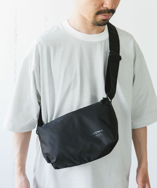 URBAN RESEARCH DOORS（アーバンリサーチドアーズ）の「『撥水』『別注』YAKPAK×DOORS　SHOULDER BAG S（ショルダーバッグ・メンズ・NAVY/BLACK/CHARCOAL/BEIGE・-）」の11枚目の写真