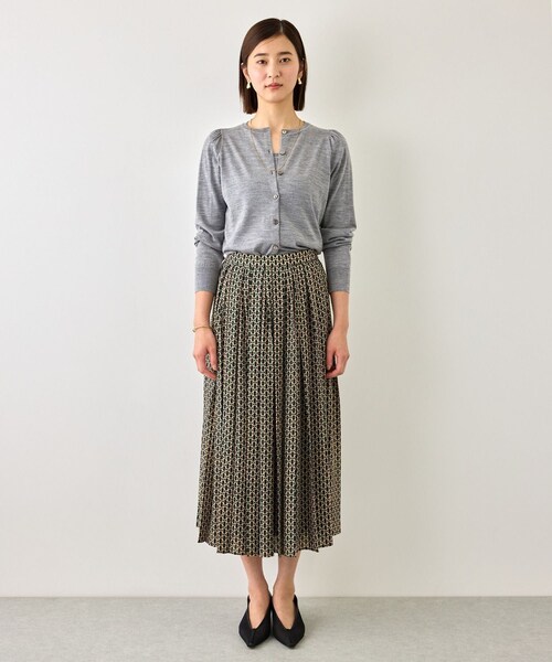 ROPE'(ロペ)の「【DEVEAUX(デヴォー)】幾何学パターンプリントプリーツスカート/セットアップ対応・イージーケア(スカート・レディース・ベージュ系/ネイビー系・36/38)」の17枚目の写真