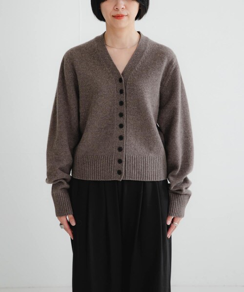URBAN RESEARCH（アーバンリサーチ）の「カシミヤ強縮Vネックカーディガン（カーディガン/ボレロ・レディース・TOP BROWN/KHAKI・FREE）」の12枚目の写真