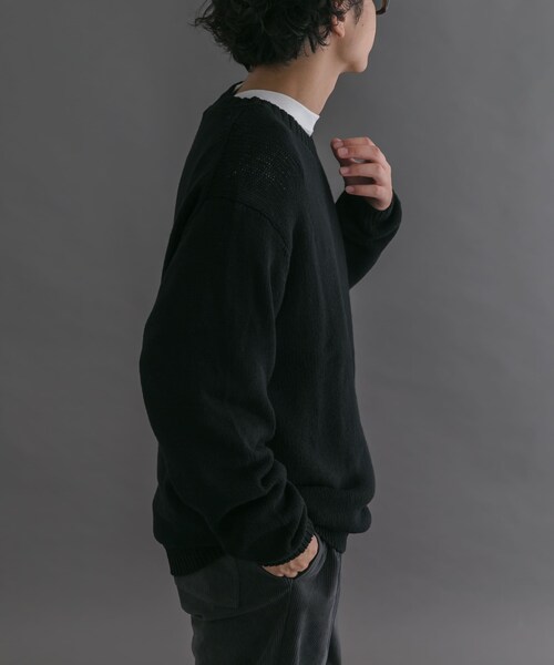 URBAN RESEARCH DOORS（アーバンリサーチドアーズ）の「FORK&SPOON　コットンウールVネックニット（ニット/セーター・メンズ・BLACK/LODEN・4/5）」の4枚目の写真