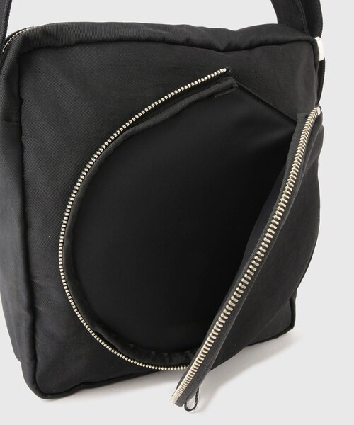 ADAM ET ROPE'(アダムエロペ)の「【HIDAKA/ヒダカ】PING-PONG SQUARE BAG(ショルダーバッグ・メンズ・ブラック・F)」の9枚目の写真