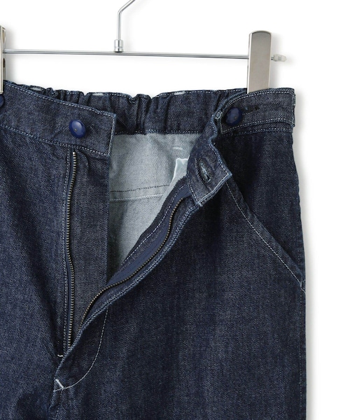 ADAM ET ROPE'(アダムエロペ)の「【KURO for SALON(クロ)】別注EASY TUCK DENIM INDIGO / デニムパンツ(デニムパンツ・レディース・ネイビー・0/1)」の12枚目の写真
