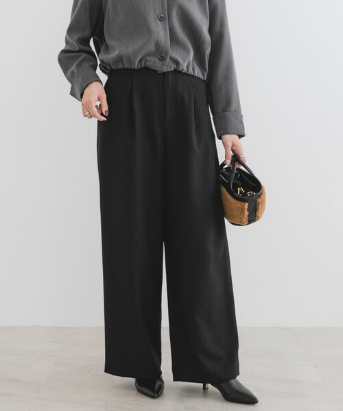 URBAN RESEARCH ROSSO（アーバンリサーチロッソ）の「『UR TECH SMOOTHLUXE』F by ROSSO　タックワイドパンツ（その他パンツ・レディース・BEIGE/C/GRAY/BLACK・34/36/38）」の8枚目の写真