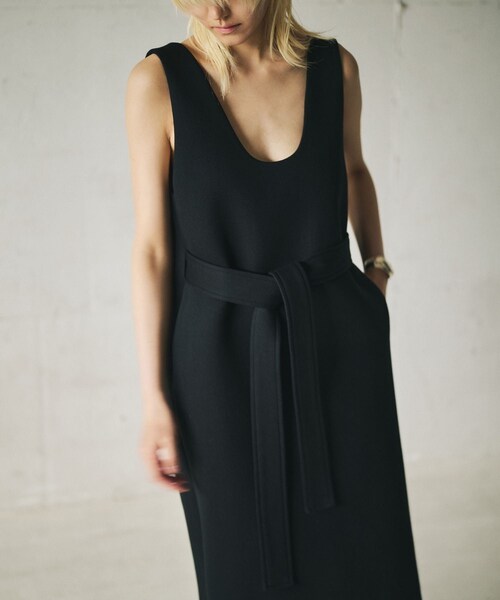 ROPE'(ロペ)の「【一部店舗限定】【REALM(レルム)】U NECK OVER DRESS|ドレス(ドレス・レディース・ブラック・36/38)」の6枚目の写真