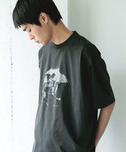 URBAN RESEARCH DOORS(アーバンリサーチドアーズ)の「『別注』Snow Peak Apparel×DOORS WA/AC FAMILY CAMP T-SHIRTS(Tシャツ/カットソー・メンズ・WHITE/CHARCOAL/BROWN/FOLIAGE・M/L/XL)」の21枚目の写真