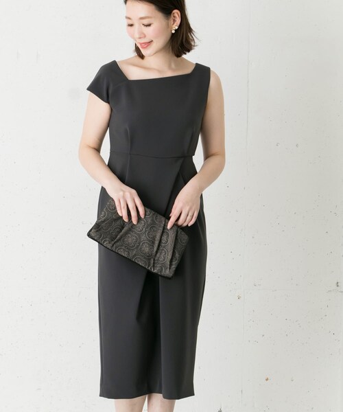 アシメデコルテドレス