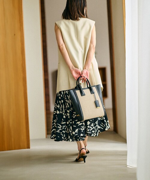 ROPE'（ロペ）の「【E'POR】 I BAG Medium（キャンバスコンビ縦型トートバッグ）（ハンドバッグ・レディース・ブラック系/オフホワイト・F）」の5枚目の写真