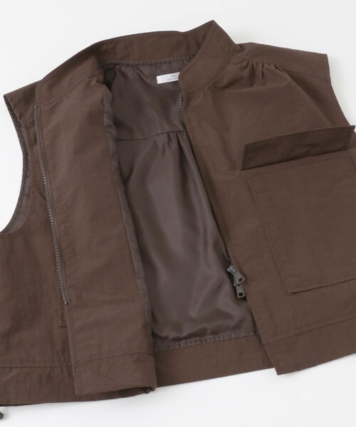 ITEMS URBANRESEARCH（アイテムズ アーバンリサーチ）の「ナイロンショートベスト（テーラードジャケット・レディース・BLK/BRN・FREE）」の18枚目の写真