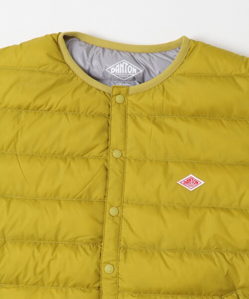URBAN RESEARCH DOORS（アーバンリサーチドアーズ）の「DANTON　INNERDOWN CREWNECKJACKET（その他アウター・レディース・BLACK/OY.WHITE/SMOKY PINK/MUSTARD・S）」の16枚目の写真