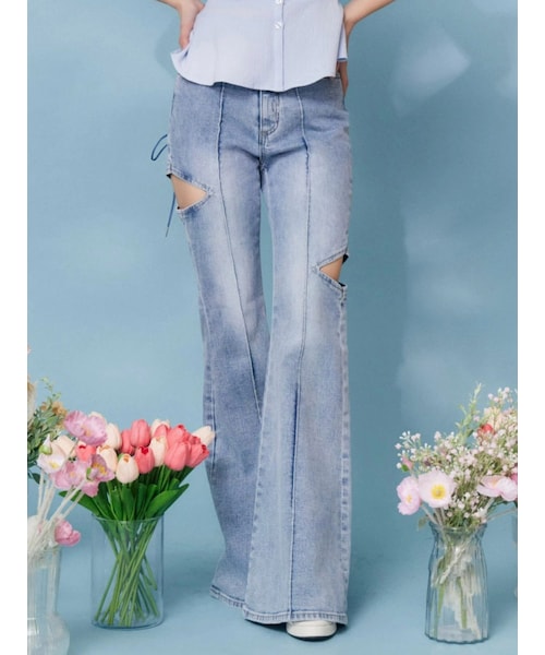 EATME（イートミー）の「カットアウトレースアップフレアデニムパンツ（デニムパンツ・レディース・ブラック/アイスブルー・S/M）」の4枚目の写真