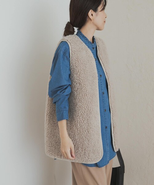 URBAN RESEARCH DOORS(アーバンリサーチドアーズ)の「リバーシブルボアベスト(テーラードジャケット・レディース・GREGE/CHARCOAL・M)」の3枚目の写真