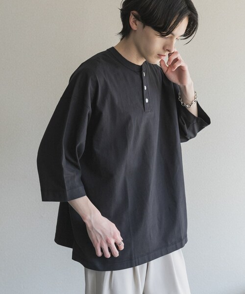 SENSE OF PLACE by URBAN RESEARCH（センスオブプレイスバイアーバンリサーチ）の「『別注』Healthknit×SENSE OF PLACE　ヘンリーネックTシャツ（Tシャツ/カットソー・メンズ・BLACK/TOP  GRAY/OATMEAL・M/L）」の7枚目の写真