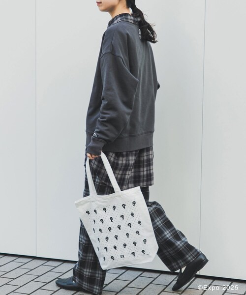 THE GOODLAND MARKET（ザグッドランドマーケット）の「EXPO2025 TOTE-DOT M（トートバッグ・レディース・WH/BK・M）」の5枚目の写真