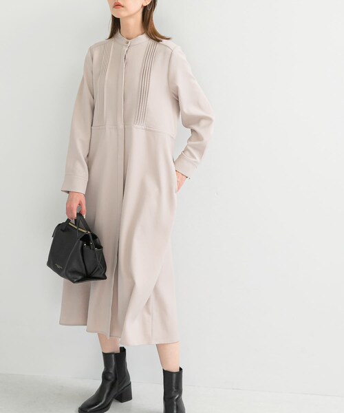 URBAN RESEARCH ROSSO（アーバンリサーチロッソ）の「ピンタックストレートワンピース（ワンピース・レディース・GREIGE/MINT/NAVY・FREE）」の3枚目の写真