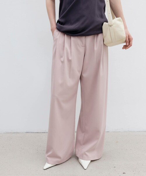 URBAN RESEARCH(アーバンリサーチ)の「STUDIO DOE Three-tuck Wide Pants(その他パンツ・レディース・DARK GREY/BLACK/PINK/WHITE・M/S/XS)」の4枚目の写真