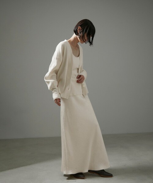 ADAM ET ROPE'（アダムエロペ）の「ブラパッド付タンクトップ-CreamyCotton /クリーミーコットン-（タンクトップ・レディース・ベージュ/ブラック/オフホワイト・F）」の7枚目の写真