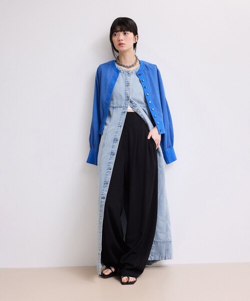 ADAM ET ROPE'（アダムエロペ）の「【WEB限定】ライトデニムスリーブレスワンピース（ワンピース・レディース・ブルー/サックス・36/38）」の12枚目の写真