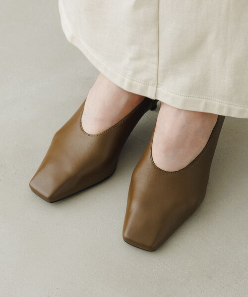 ADAM ET ROPE'（アダムエロペ）の「【EMOELLE】スクエアレザーパンプス（パンプス・レディース・ブラック/ブラウン・23.0/23.5/24.0/24.5）」の10枚目の写真